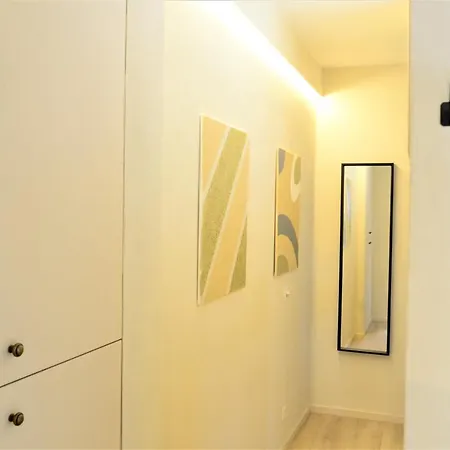 Apartment Downtown 2 Bdr ***** 3