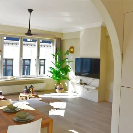 Downtown 2 Bdr ***** 3 Апартаменты Антверпен