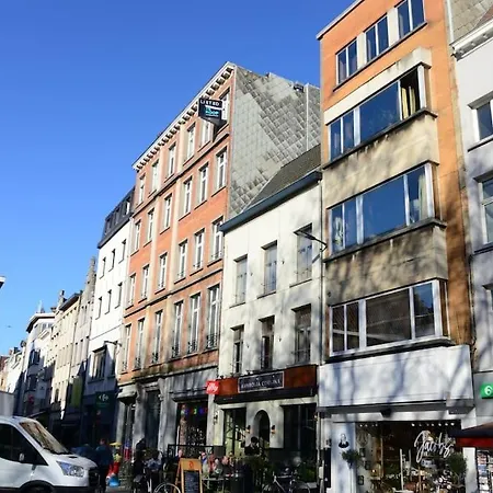 Downtown 2 Bdr ***** 3 Апартаменты